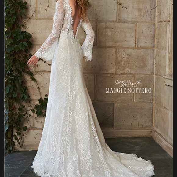 Maggie Sottero Dahlia - Picture 2 of 10